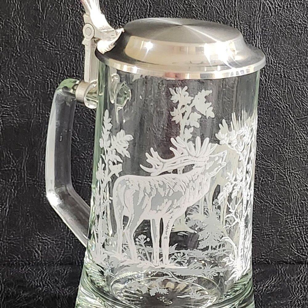 Glass Elk Stein